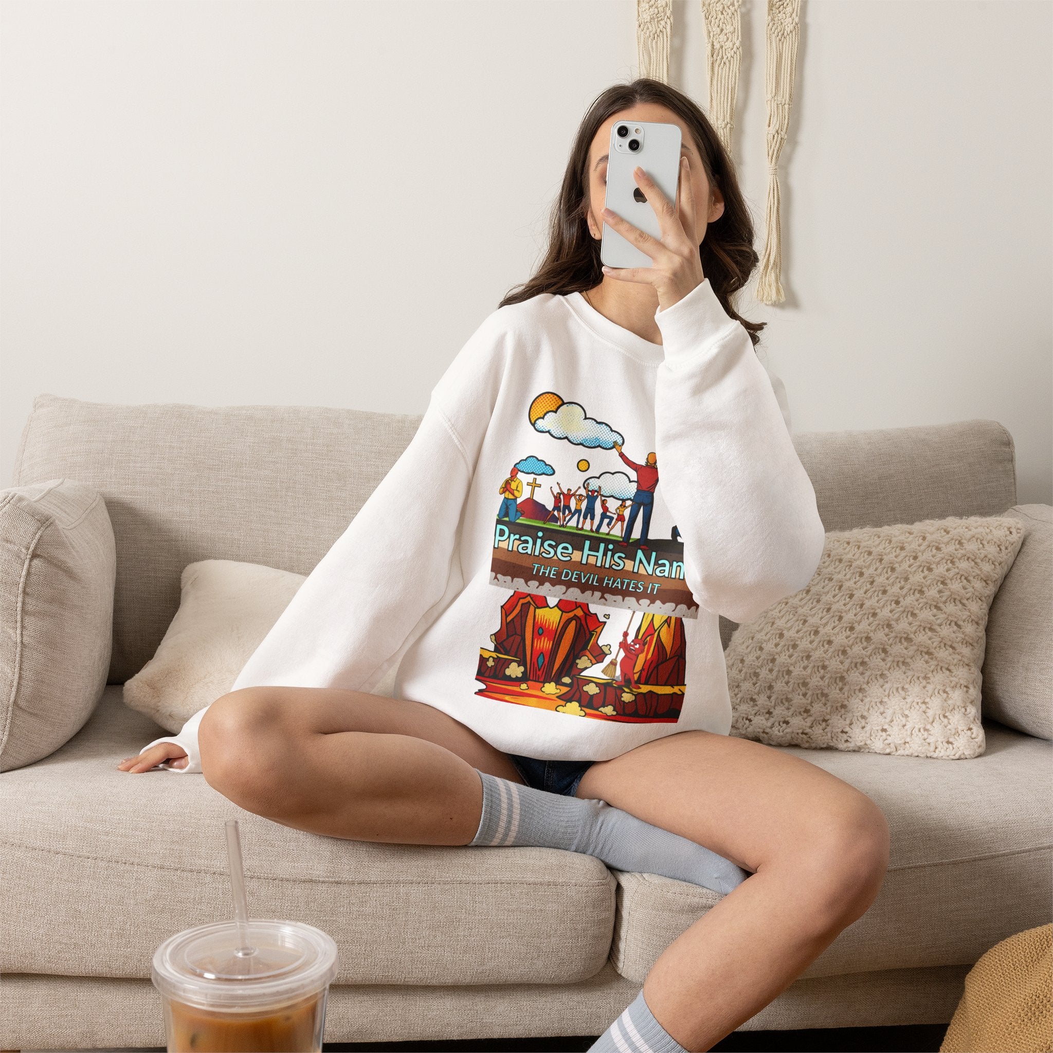 'Praise His Name' — Crewneck Sweatshirt