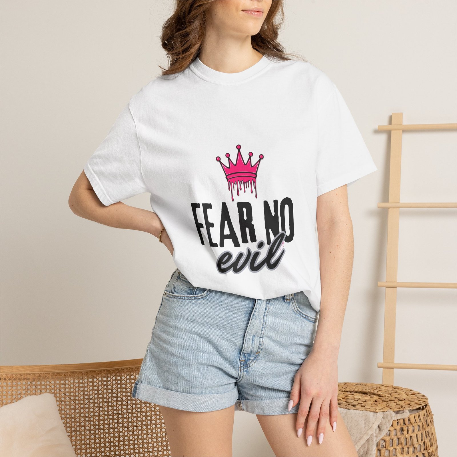 'Fear No Evil' Crown Pink - Image 3